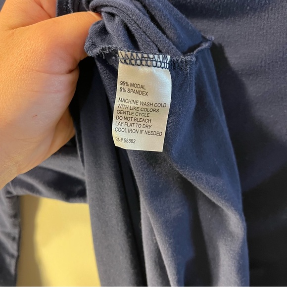 Max Studio Navy Blue Top - 3/4 length sleeve - super soft - sz S - Picture 4 of 4